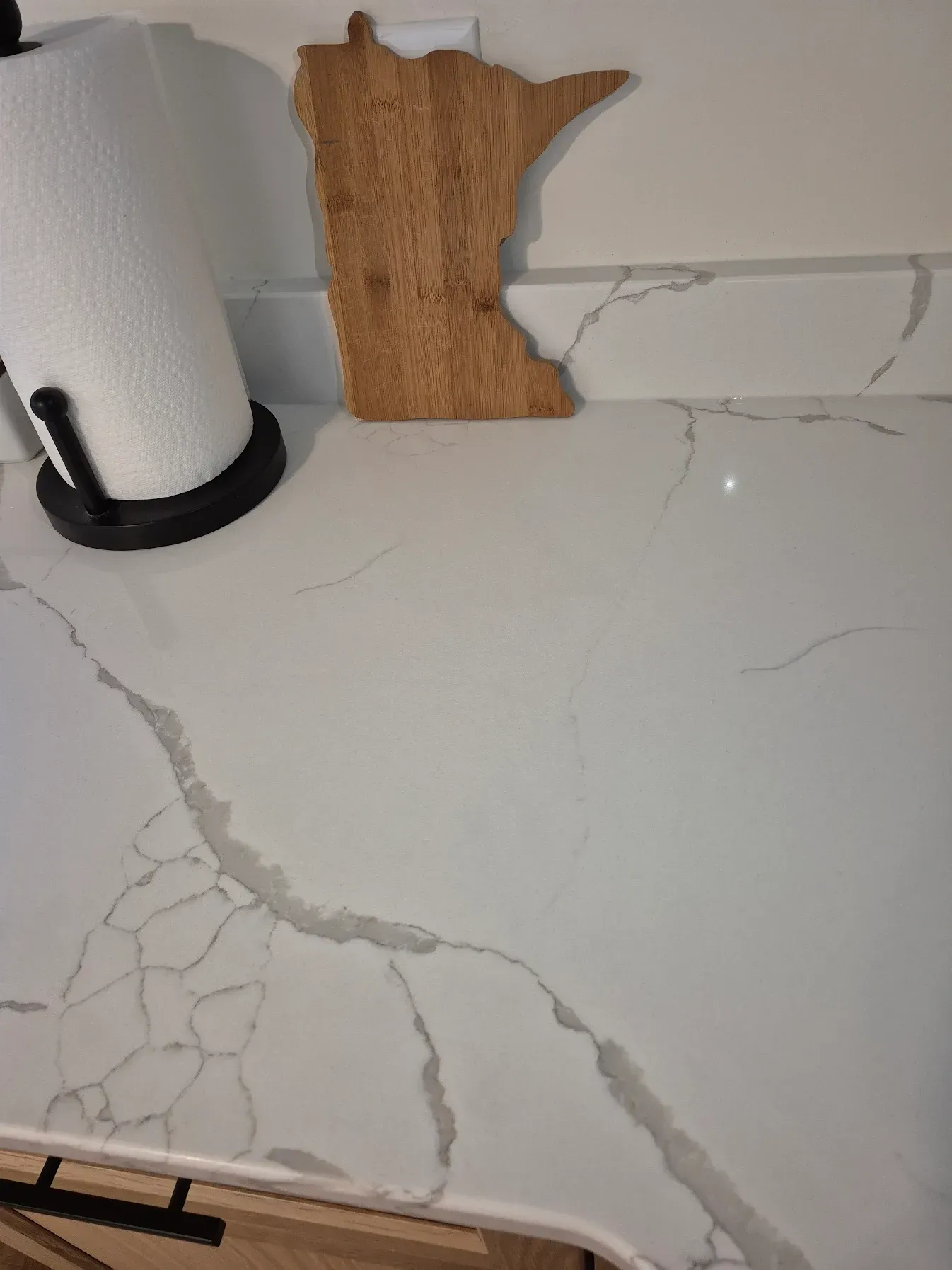 A kitchen with counter tops