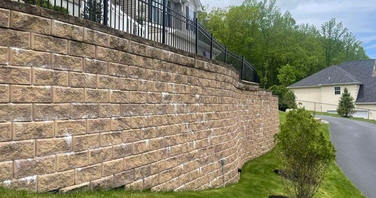 Retaining wall