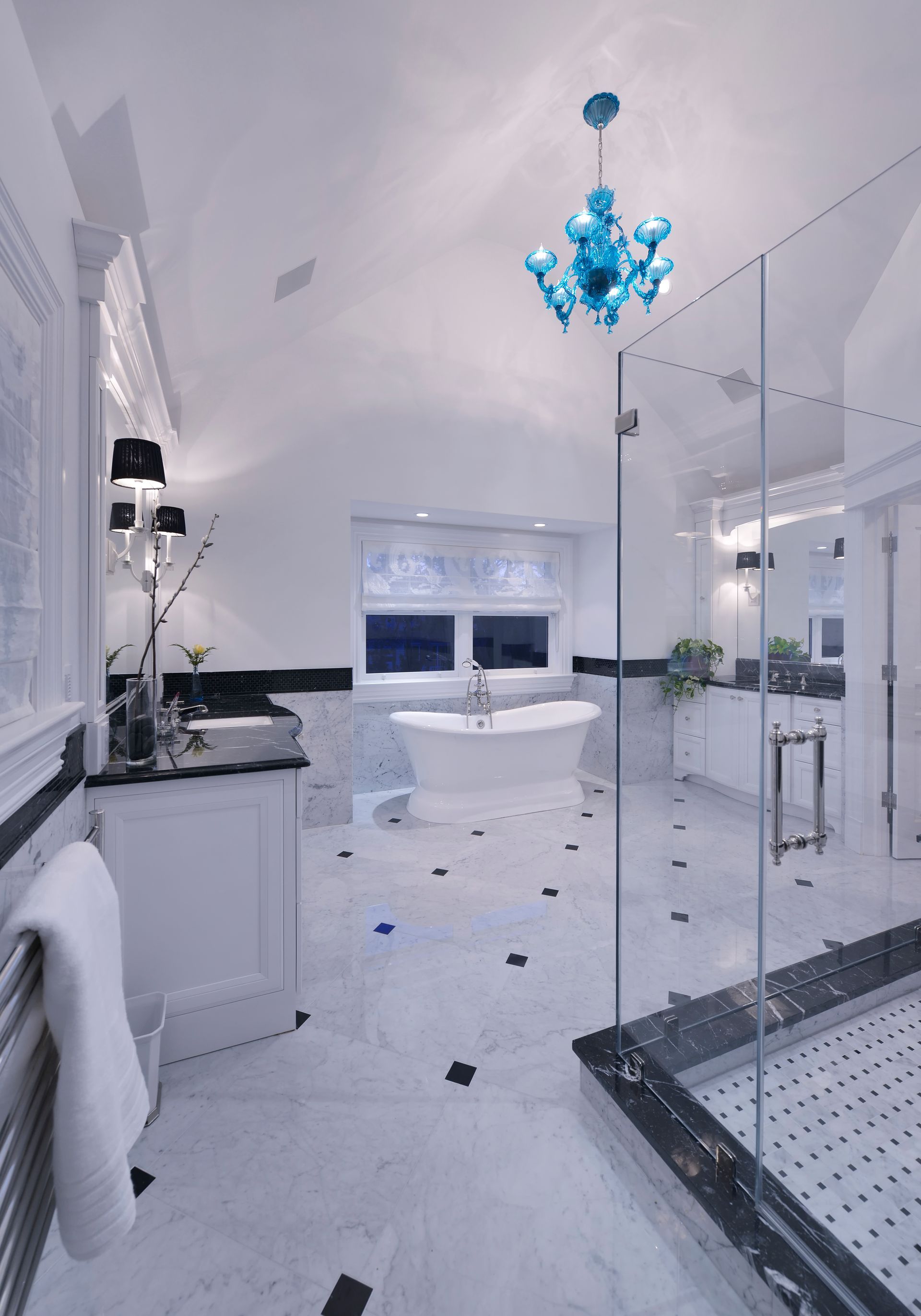 Poquott on Port Jefferson Harbor - Bathroom