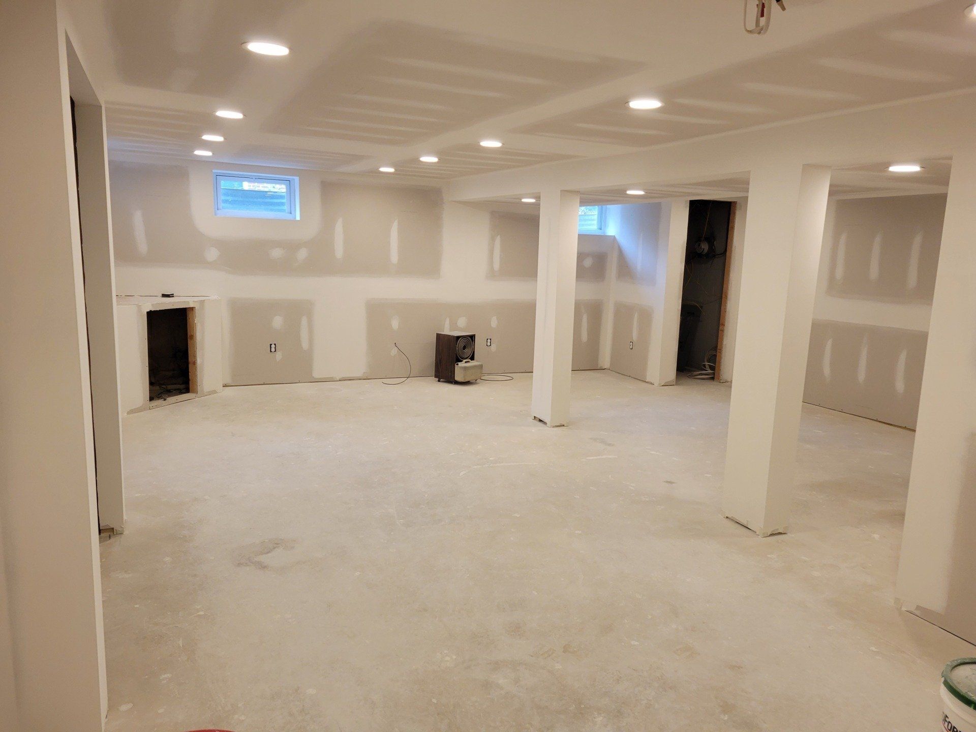 Open room space redecoration