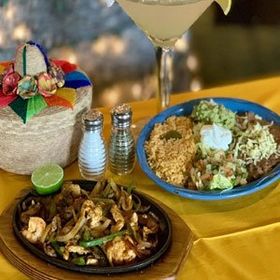 Mexican fajita and drinks