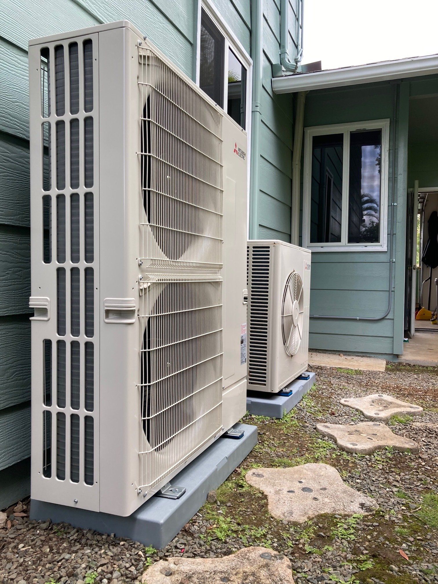 Air conditioner outdoor unit