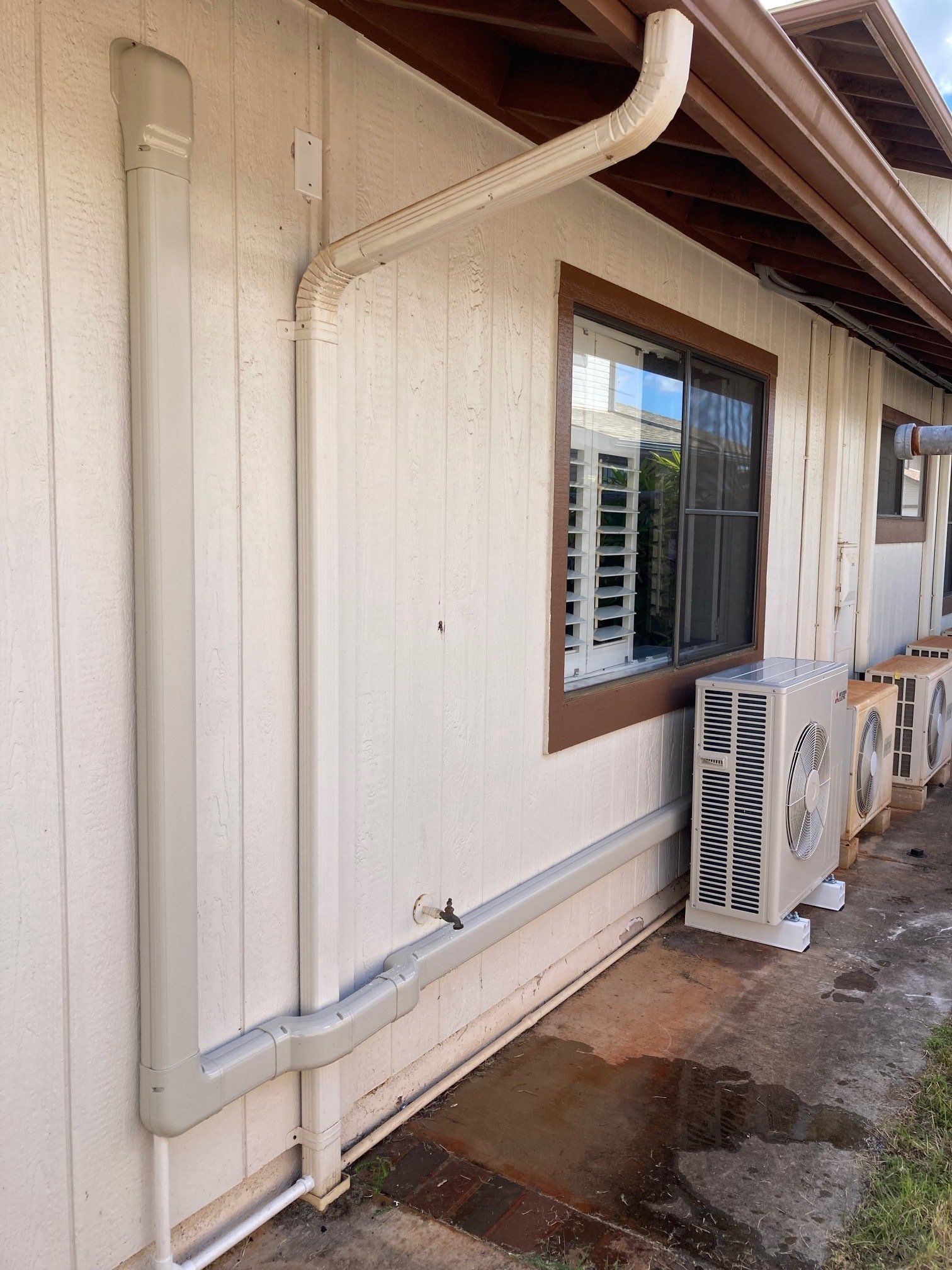 Air conditioner outdoor unit