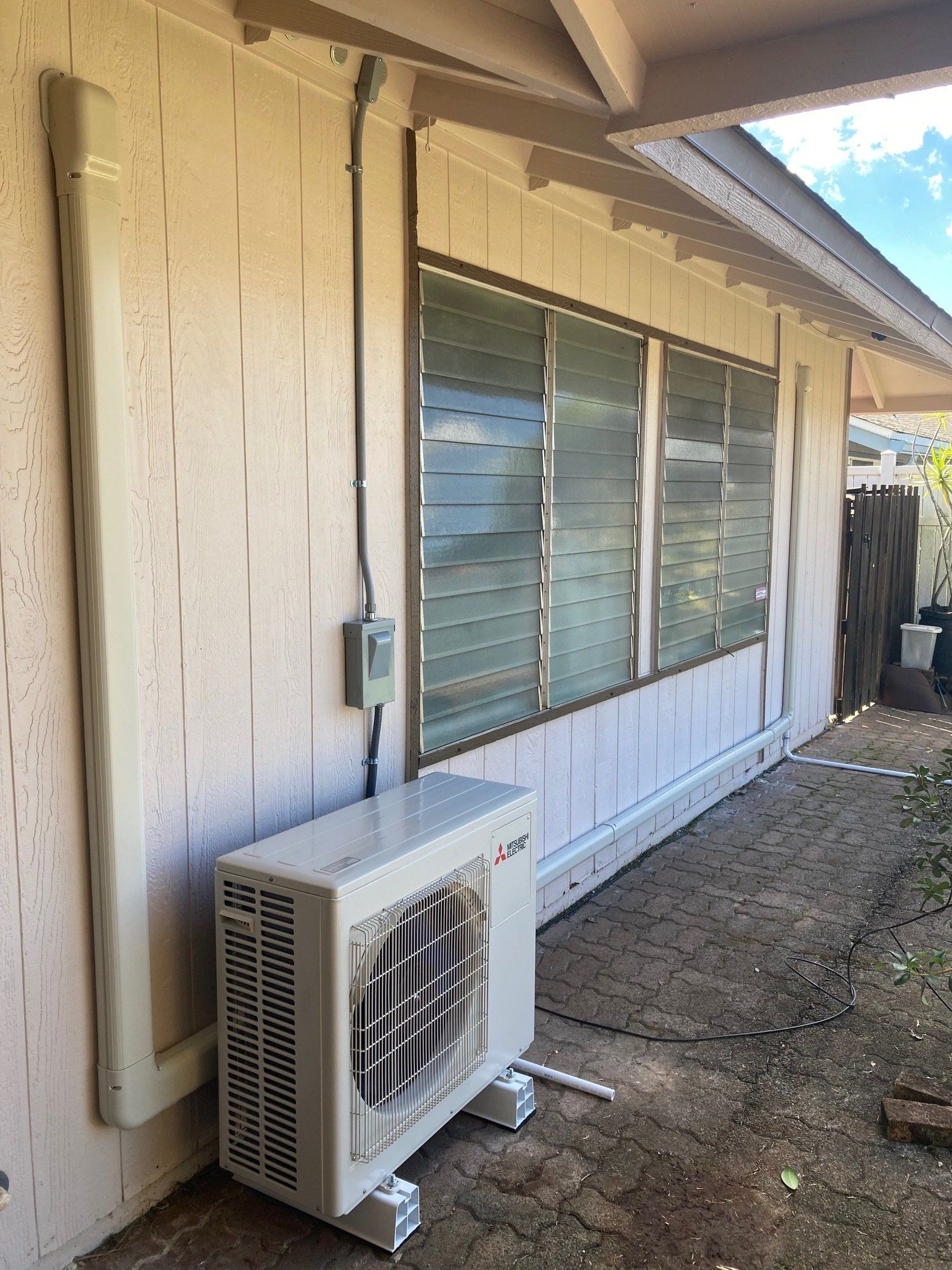 Air conditioner outdoor unit