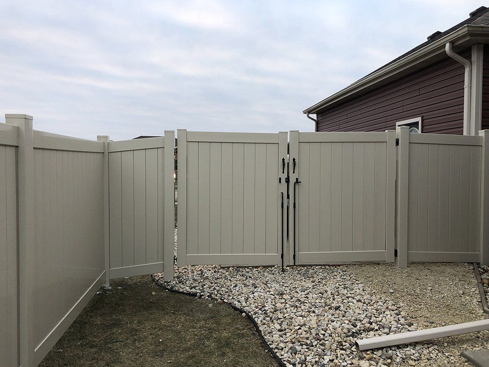 Vinyl Fencing