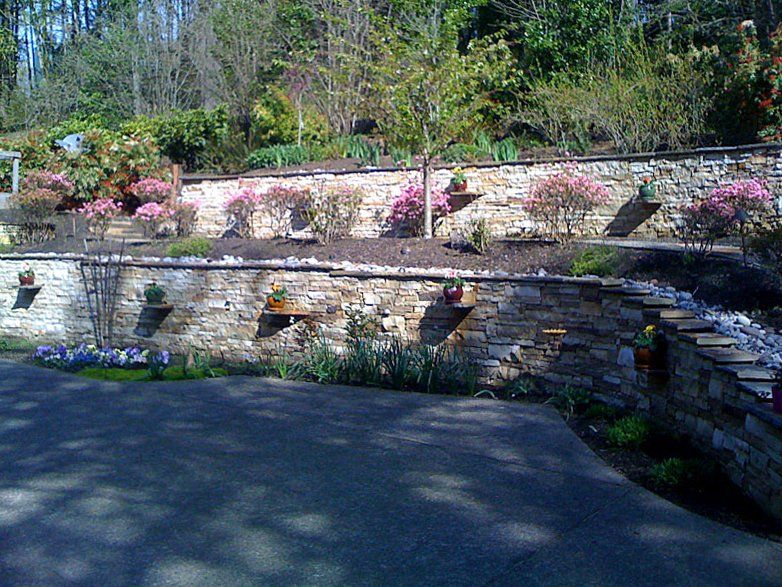 Decorative & retaining wall installation