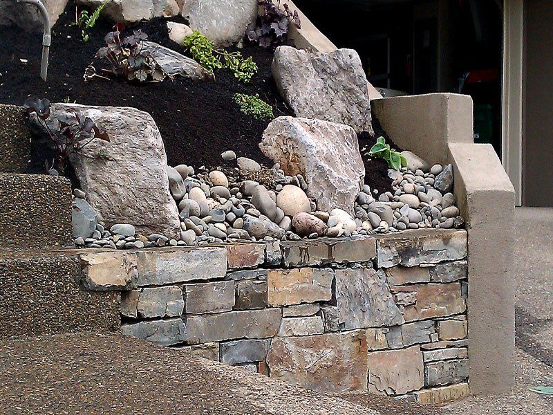 Decorative & retaining wall installation