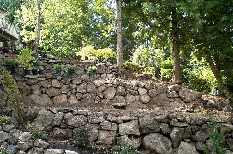 Decorative & retaining wall installation