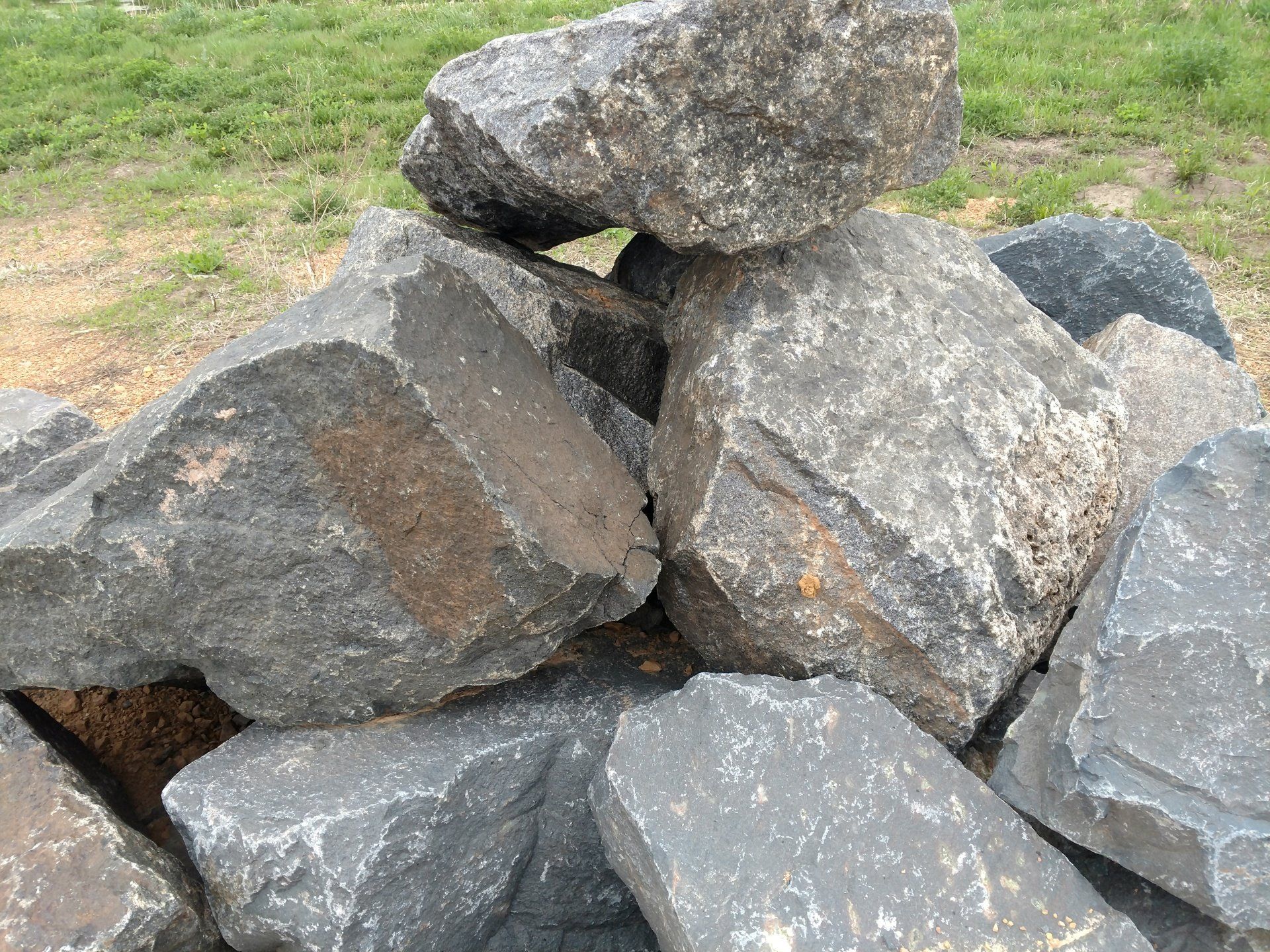 Decorative Rock And Boulders Photo Gallery Jordan MN   DULUTH BLUE 1920w 