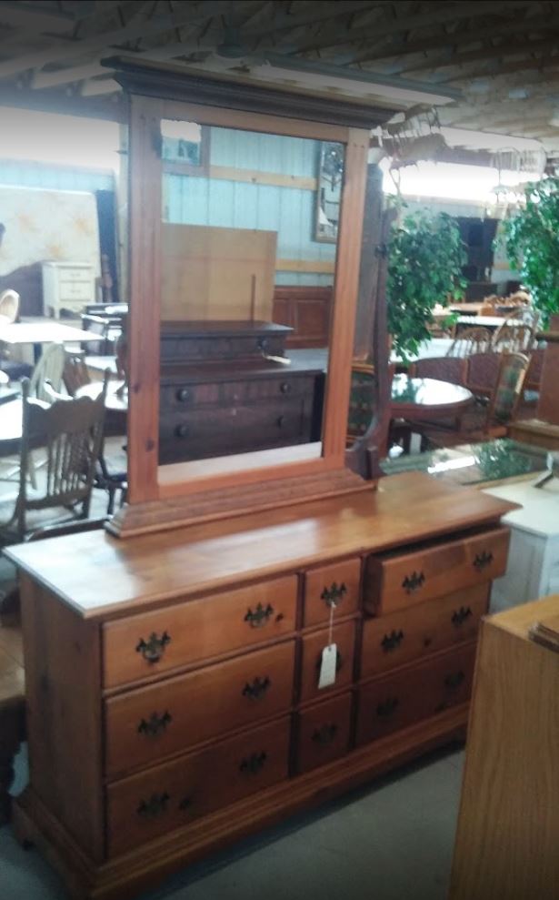 Daval's Used Furniture & Antiques Photo Gallery Hastings MI