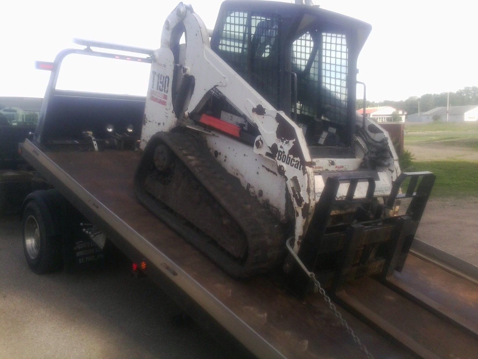 Towed construction vehicle