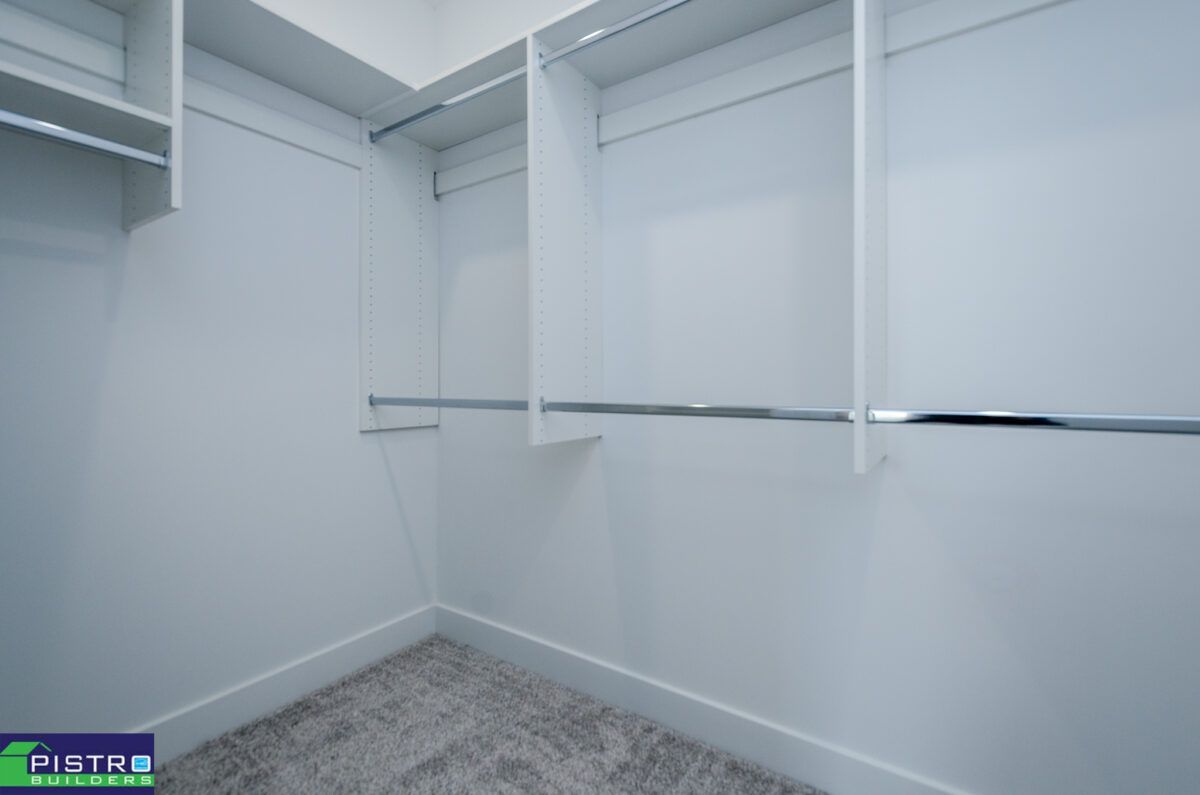 Shelves and dress rod