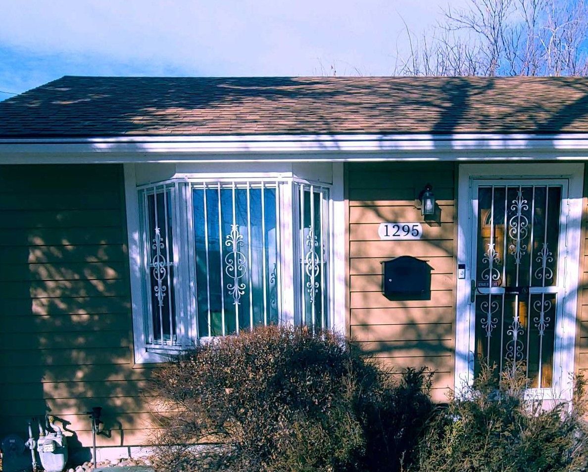 A house with the number 1296 on the front of it