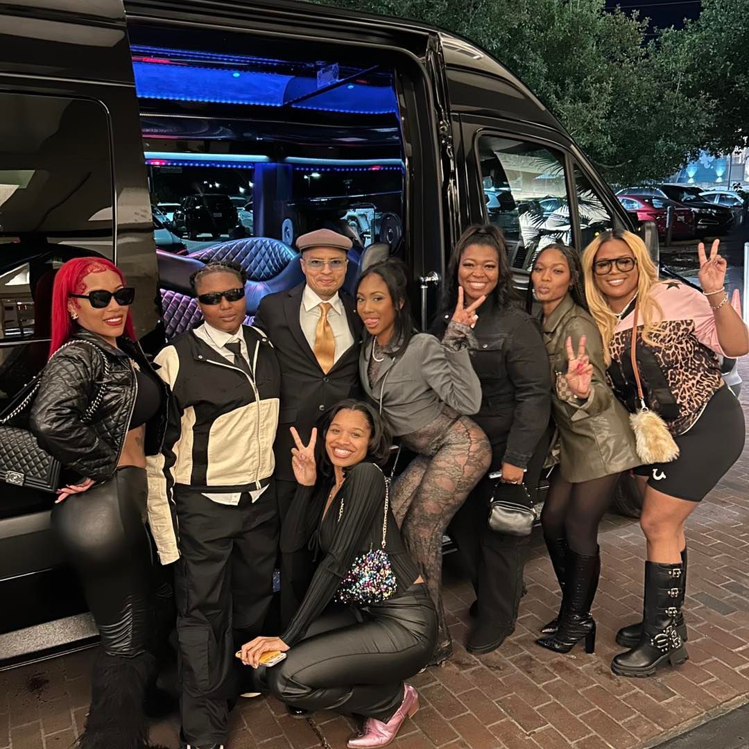 Nicoll's Limousine & Shuttle Service