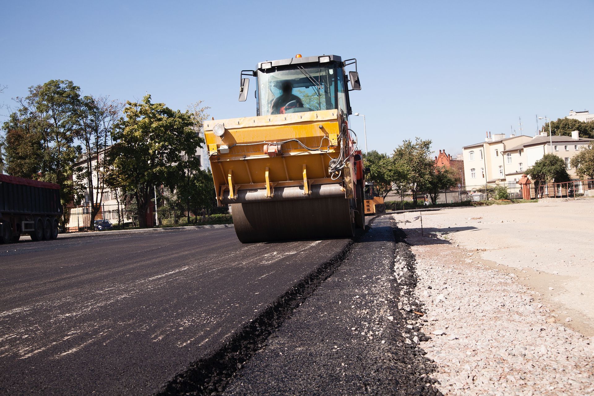 asphalt paving contractors