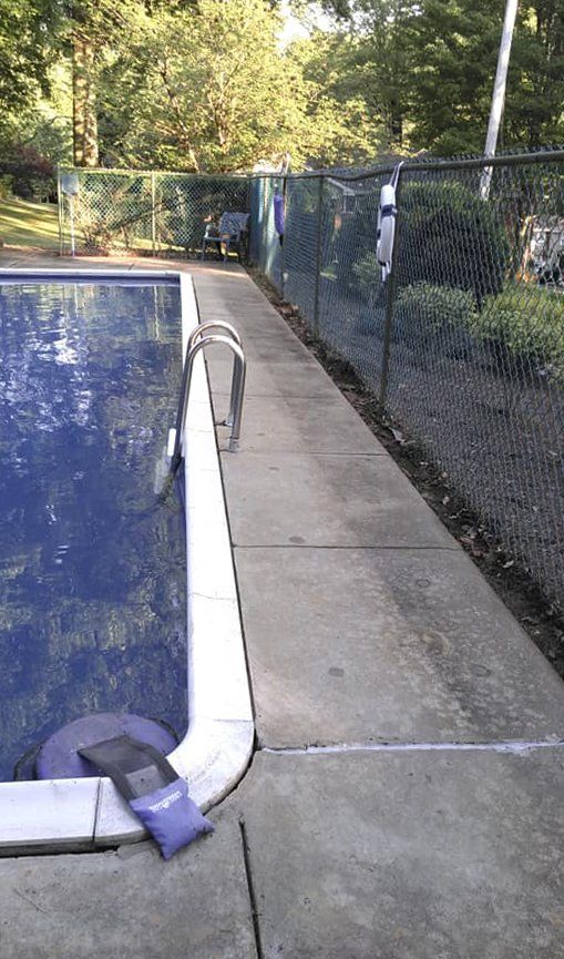 Concrete swimming pool deck