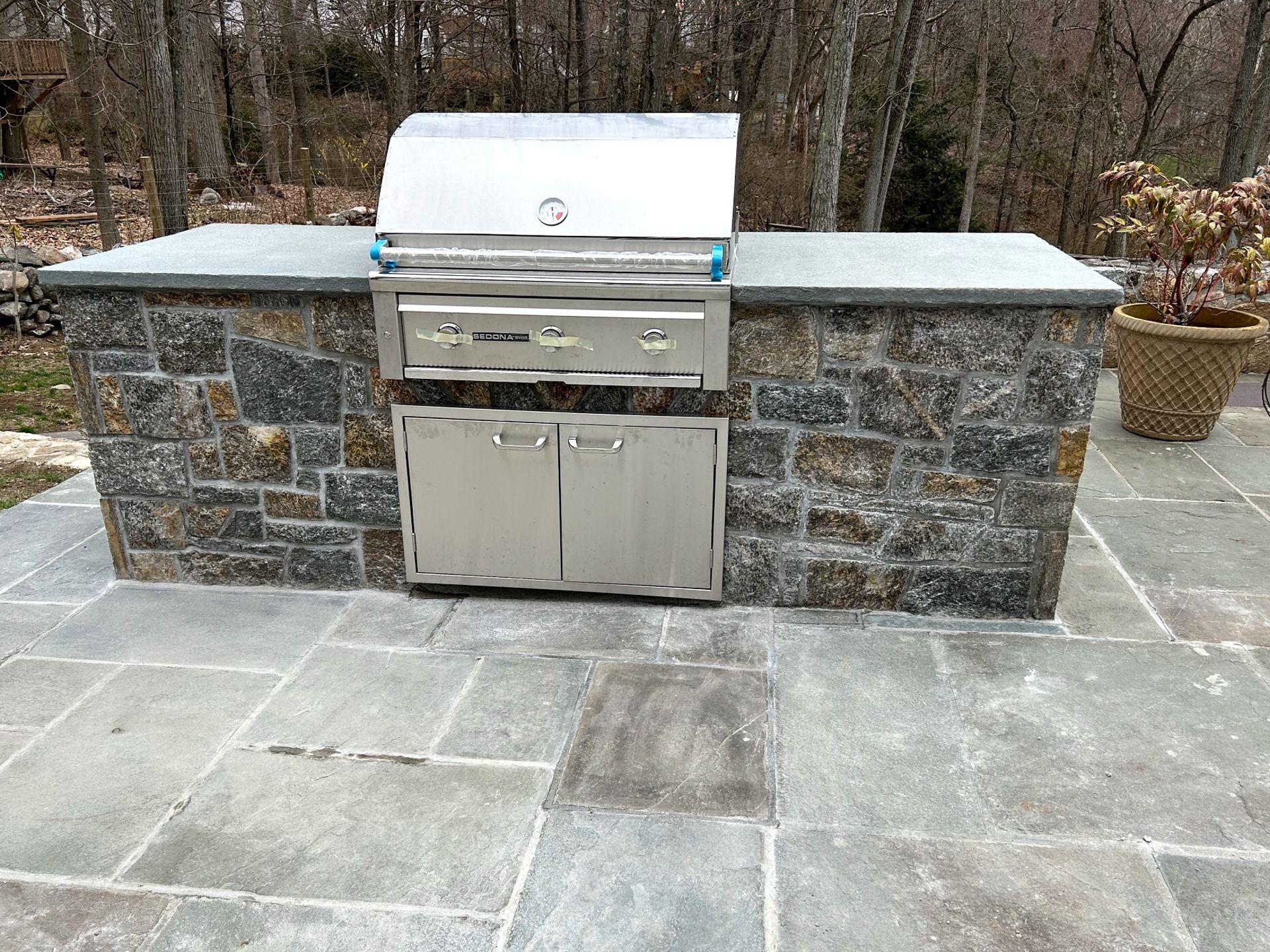 Custom Outdoor Fireplaces & Patios