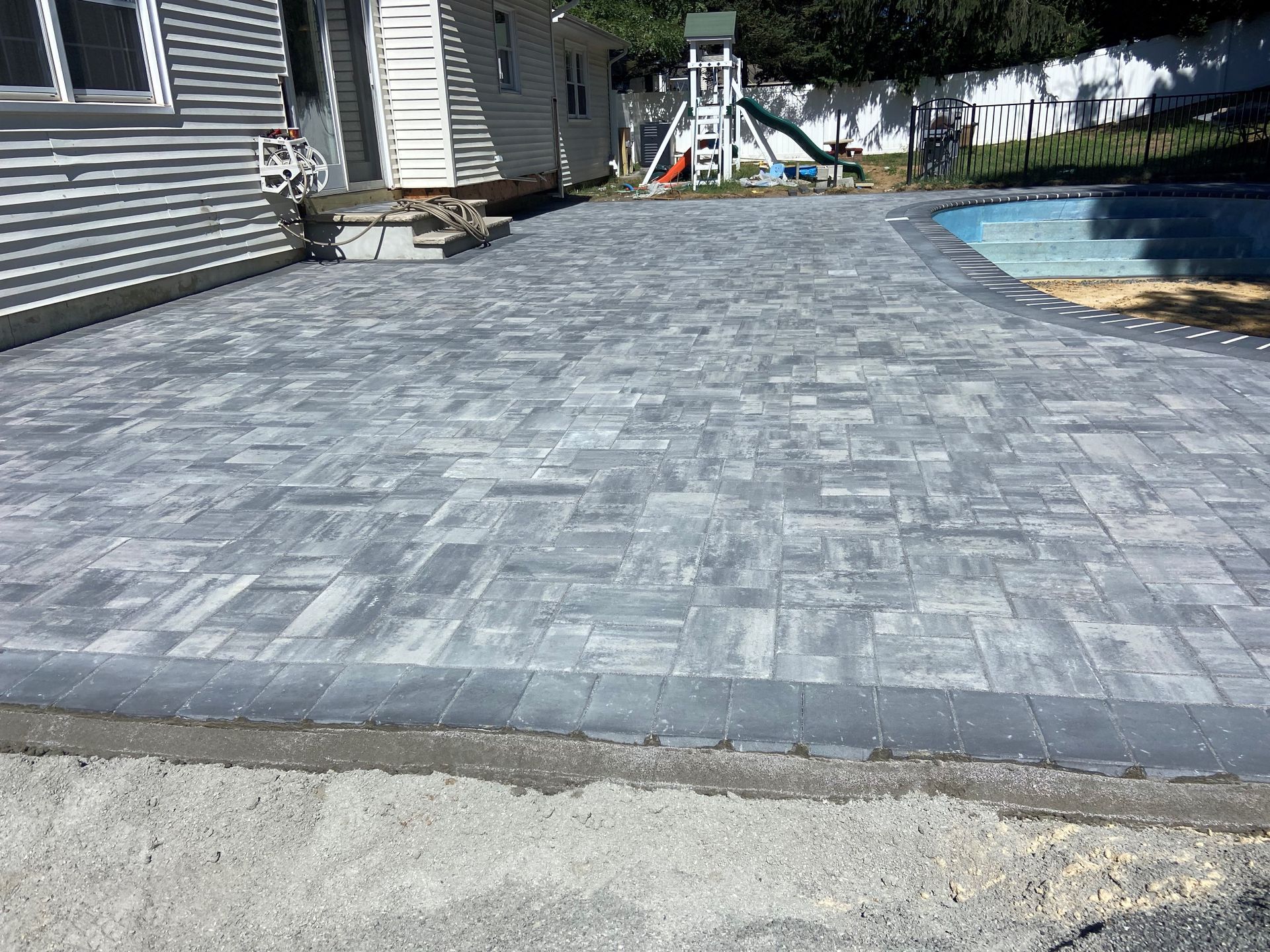 Gray-Concrete-pool-deck