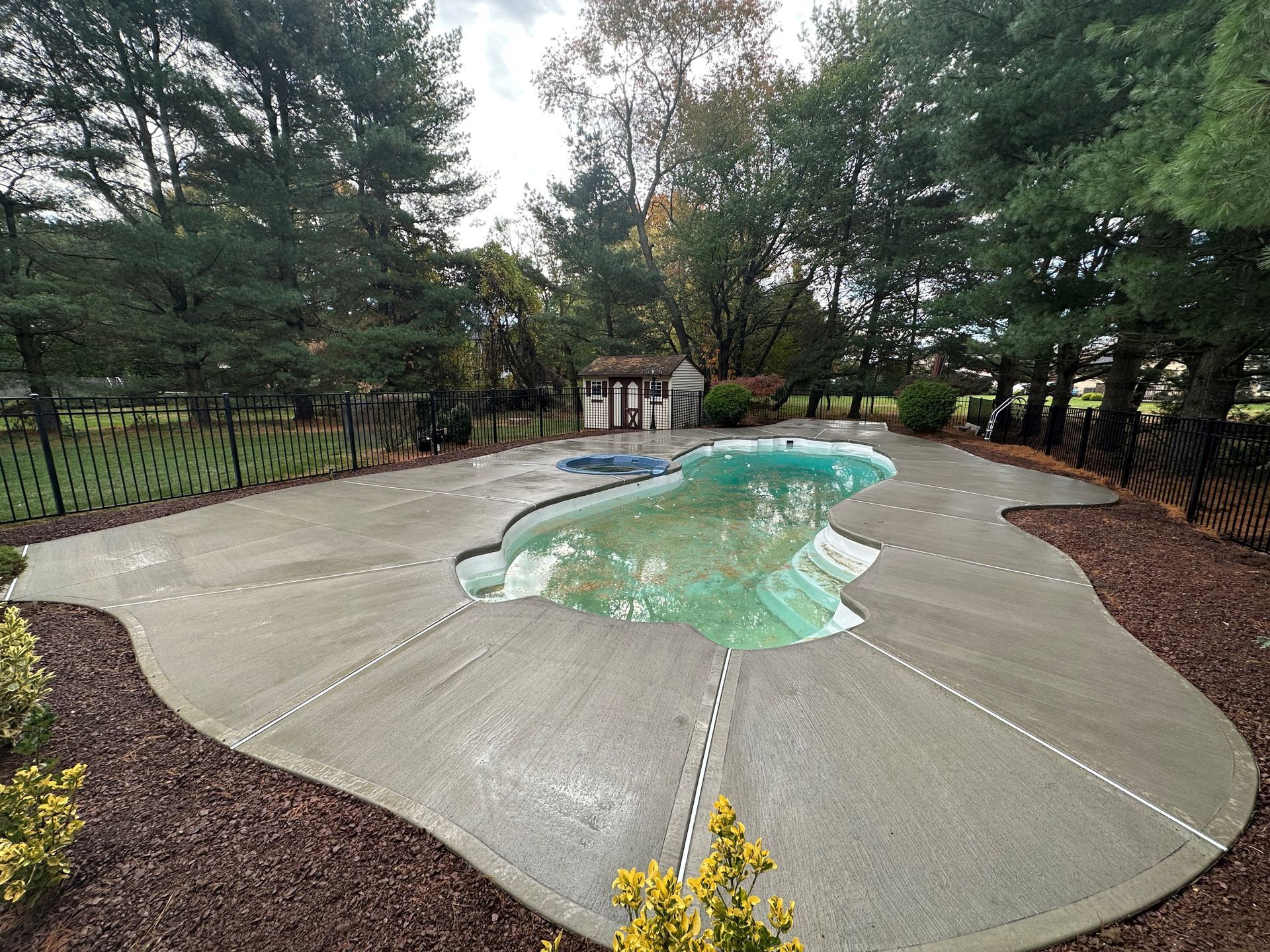 Concrete-pool-deck-Full-View