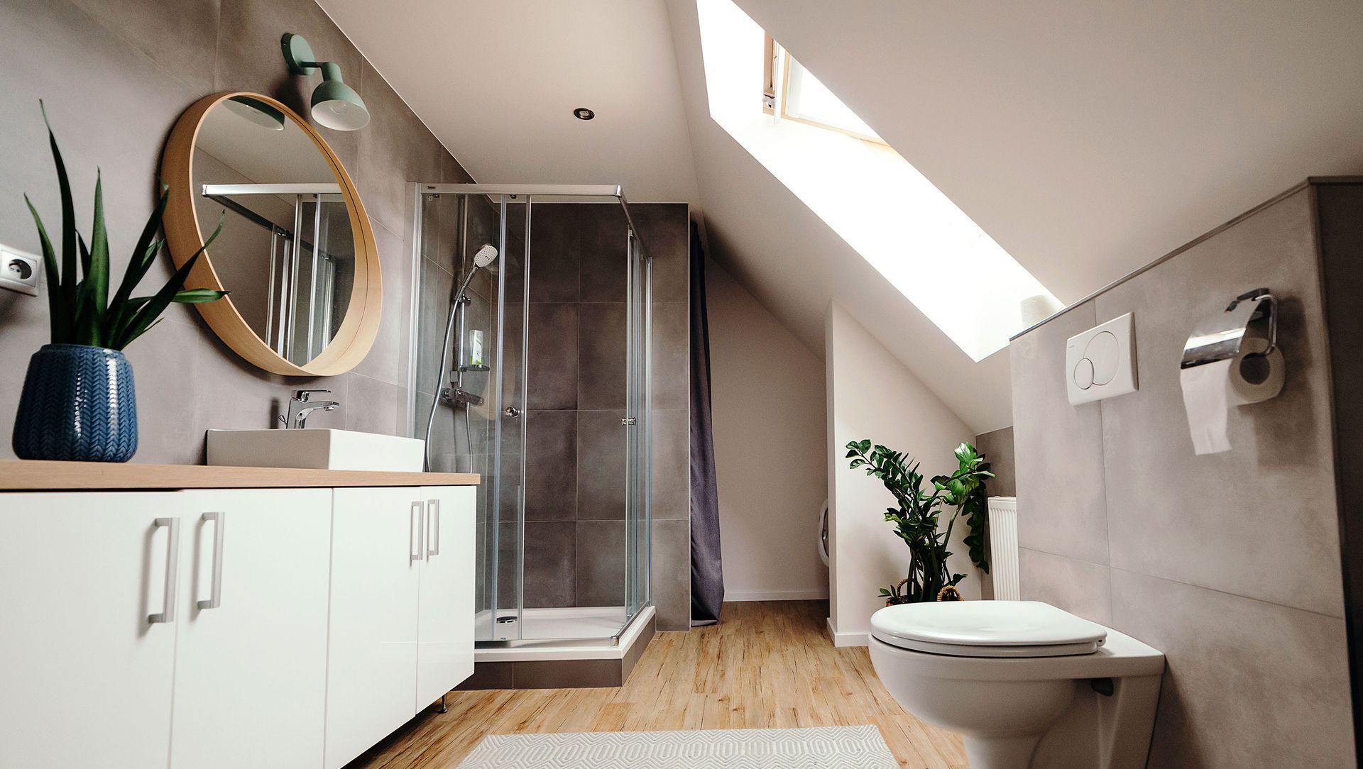 About Straight Edge Glass & Mirror