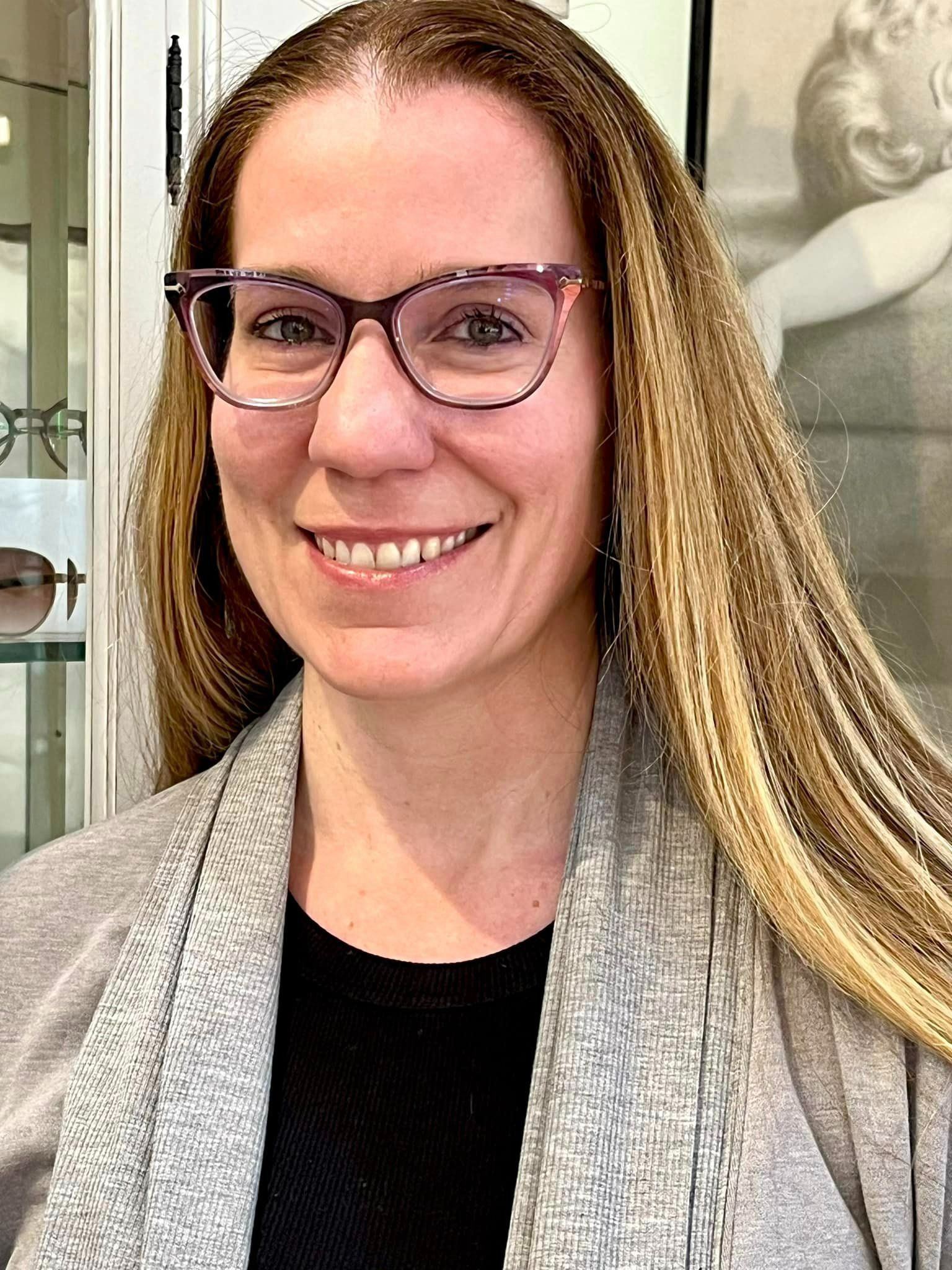 Woman wearing eyeglasses