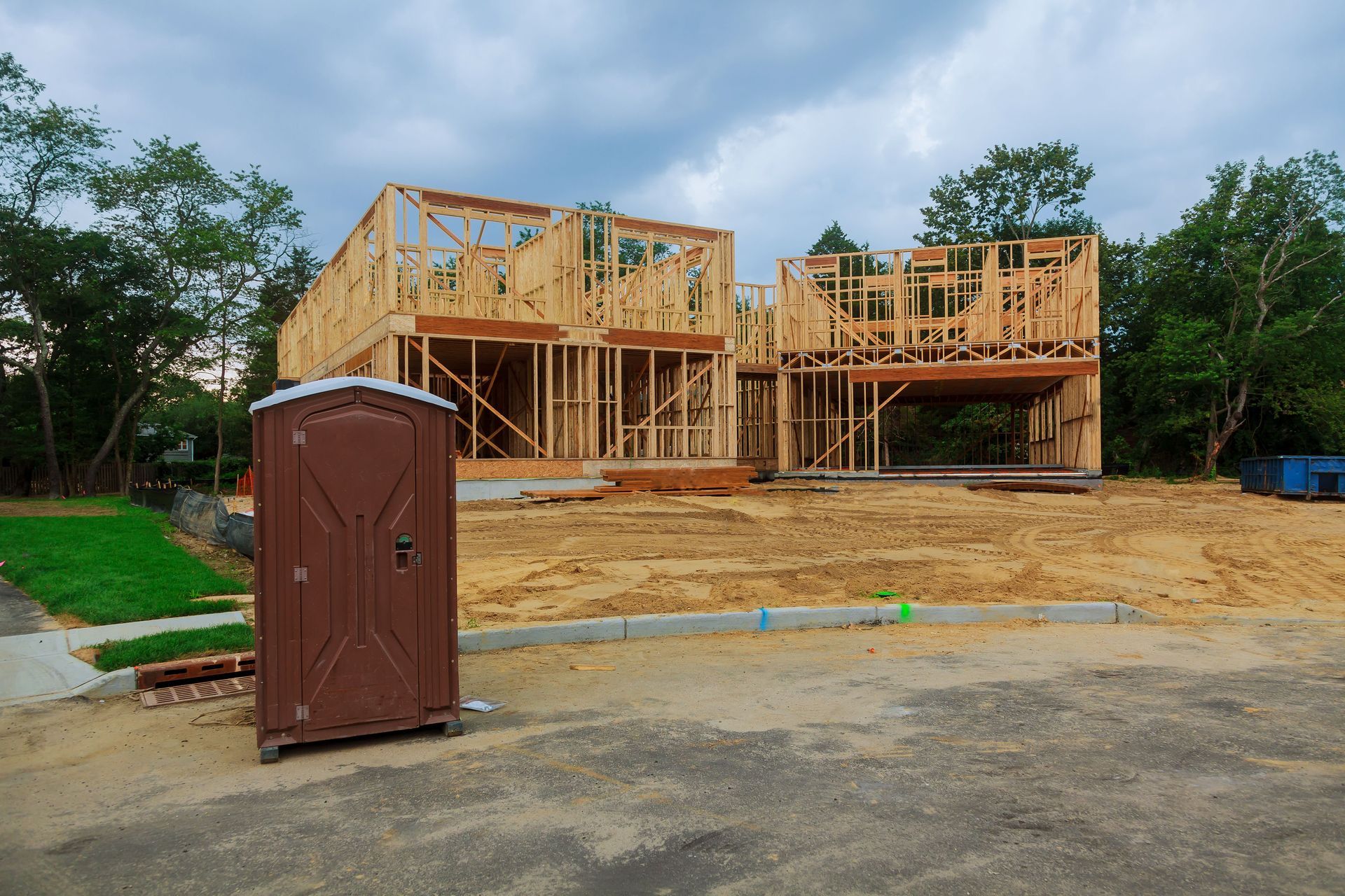 5 Things to Consider Before Renting a Porta Potty for Your Construction Site