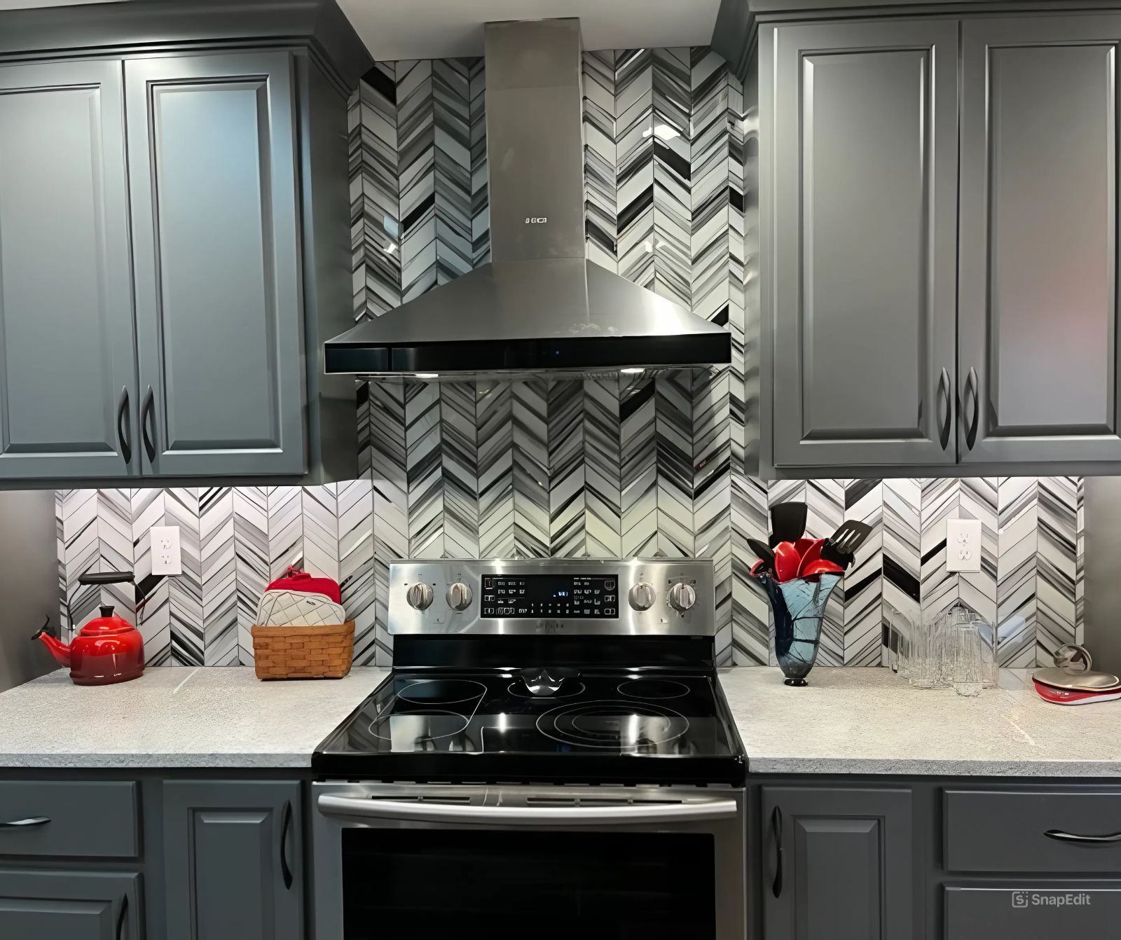 A kitchen with backsplash tile