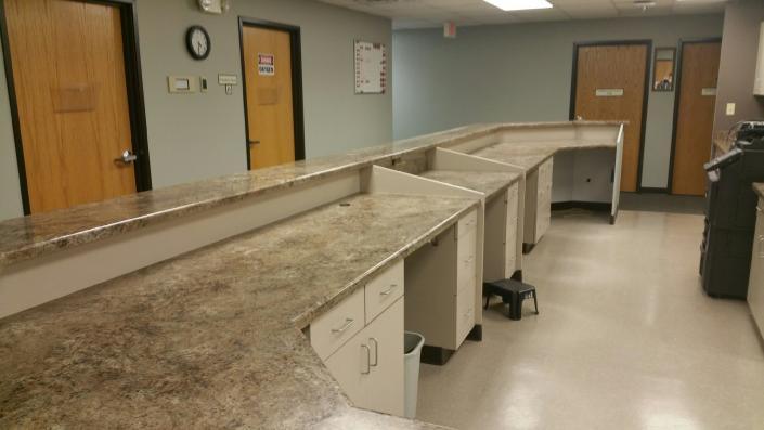 Laminate countertop installation