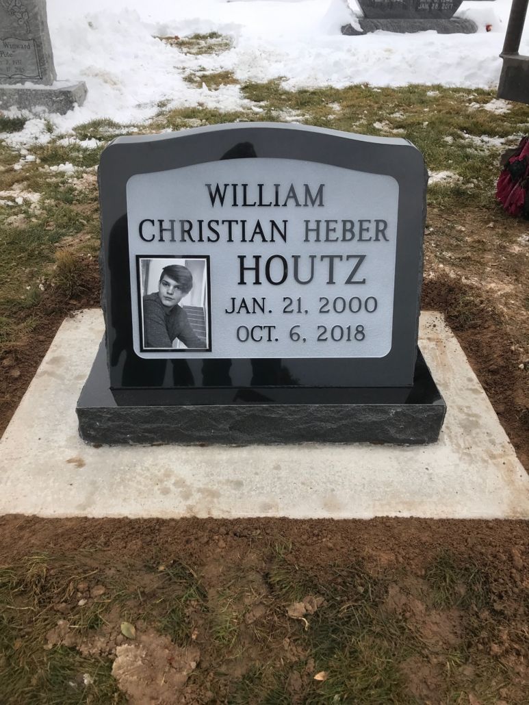 Grave marker of William Christian Heber Houtz, with a photo, birth and death dates: Jan. 21, 2000 - Oct. 6, 2016.