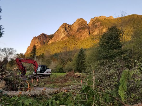 DSE Excavating Inc