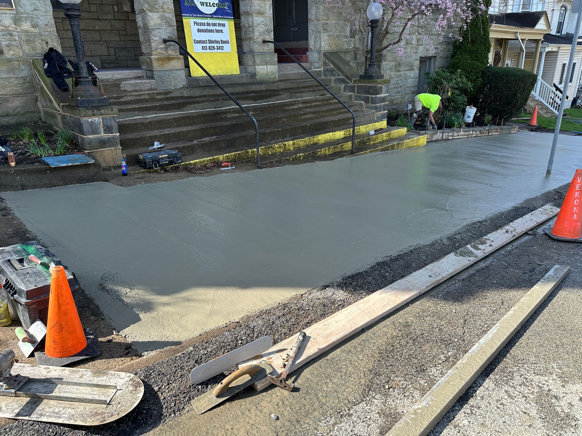 Concrete sidewalk installation