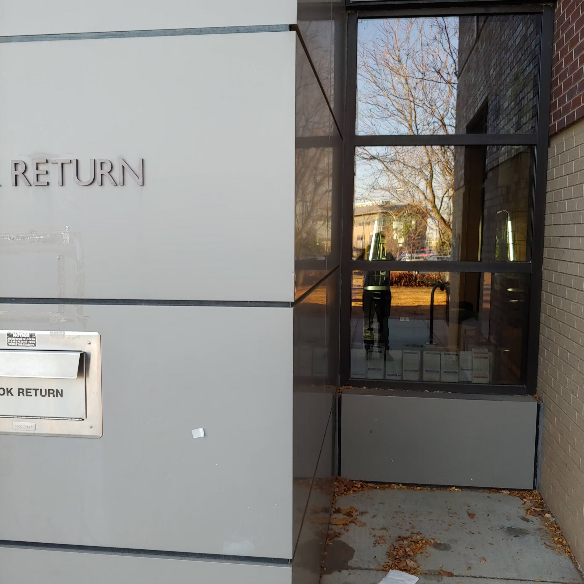 A building with the word return on it