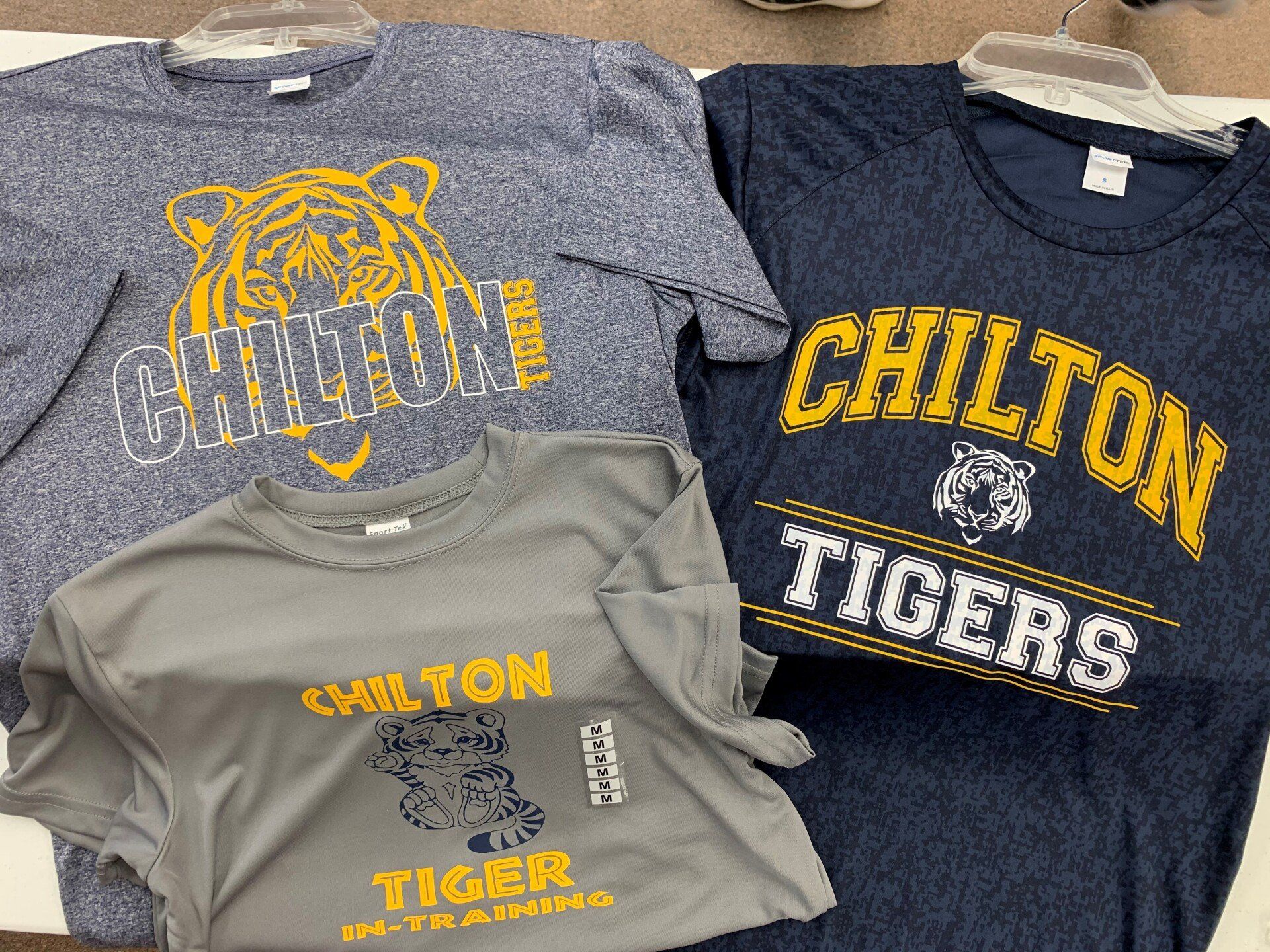 Mae Rylie's LLC Screen Printing and Embroidery New Holstein