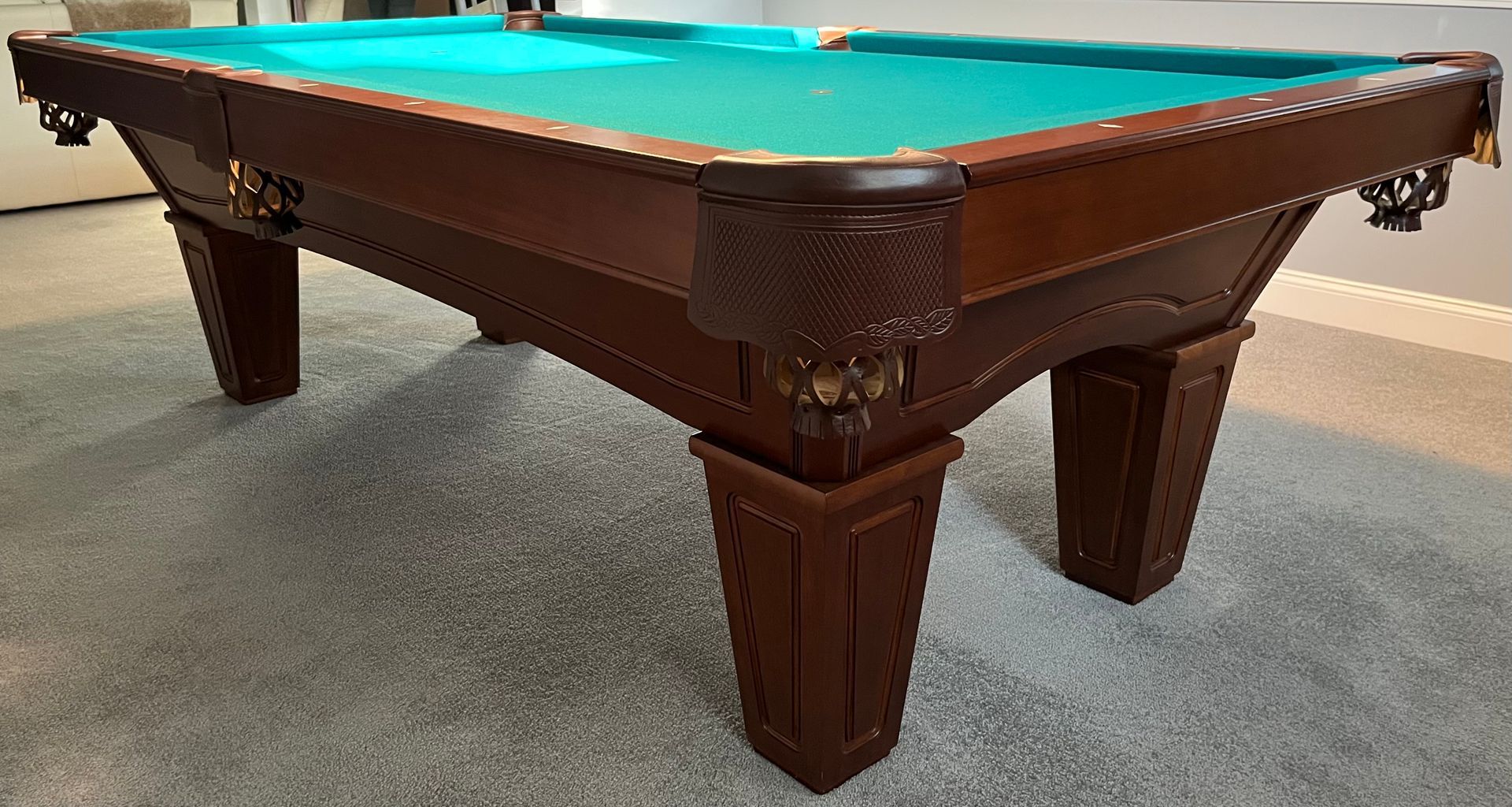 8’ Brunswick Allenton in Chestnut pool table