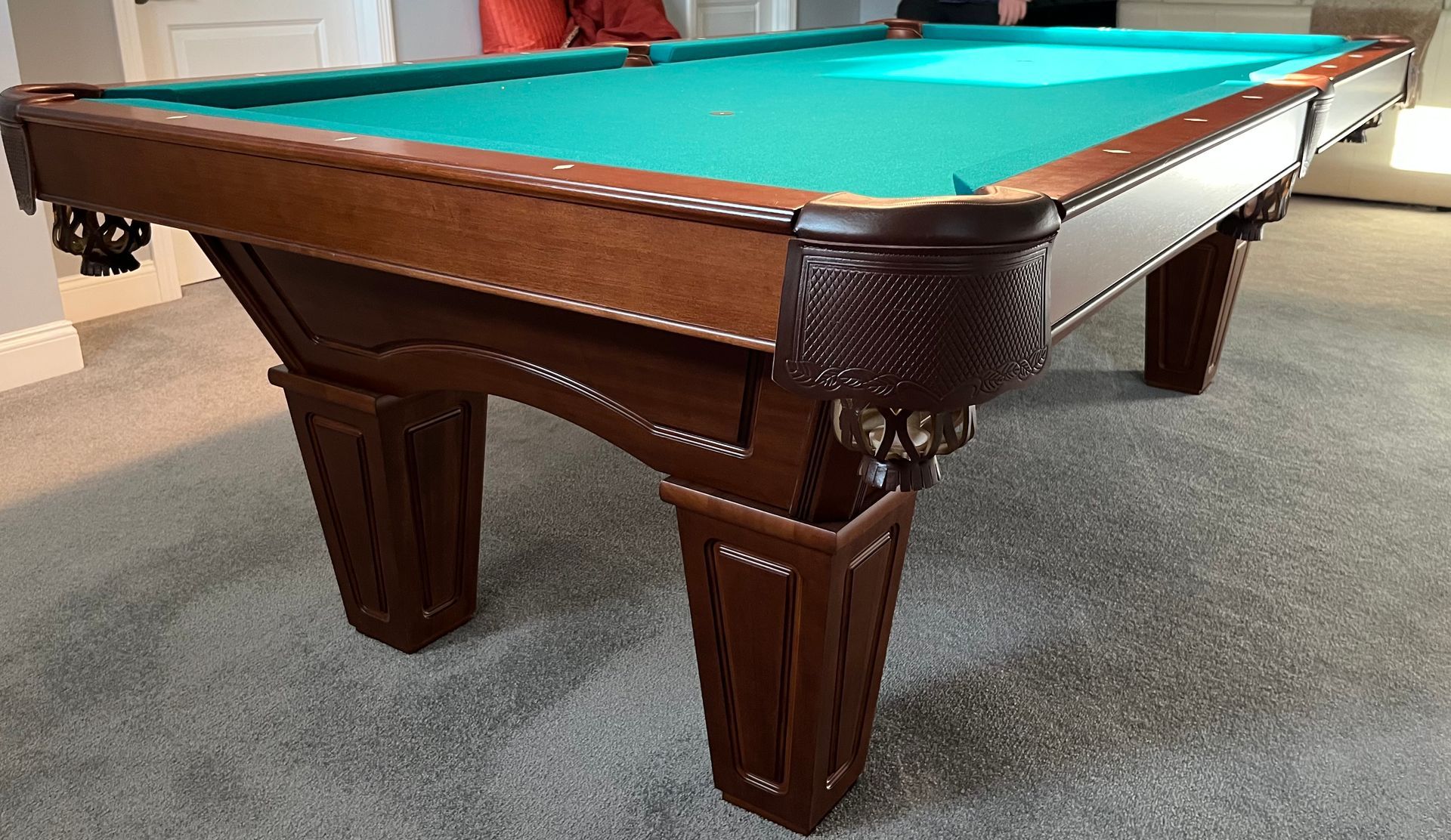 8’ Brunswick Allenton in Chestnut pool table