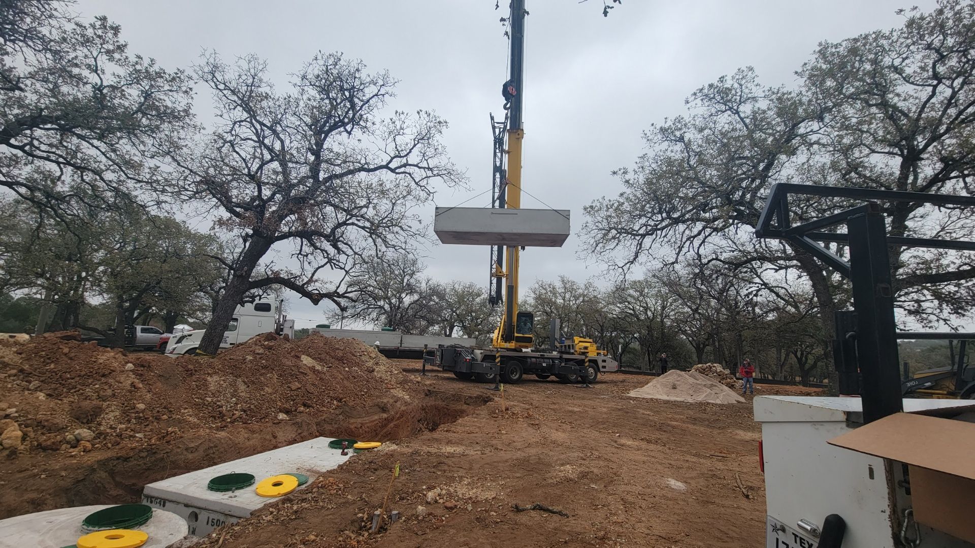 Boom truck lifting a heavy load