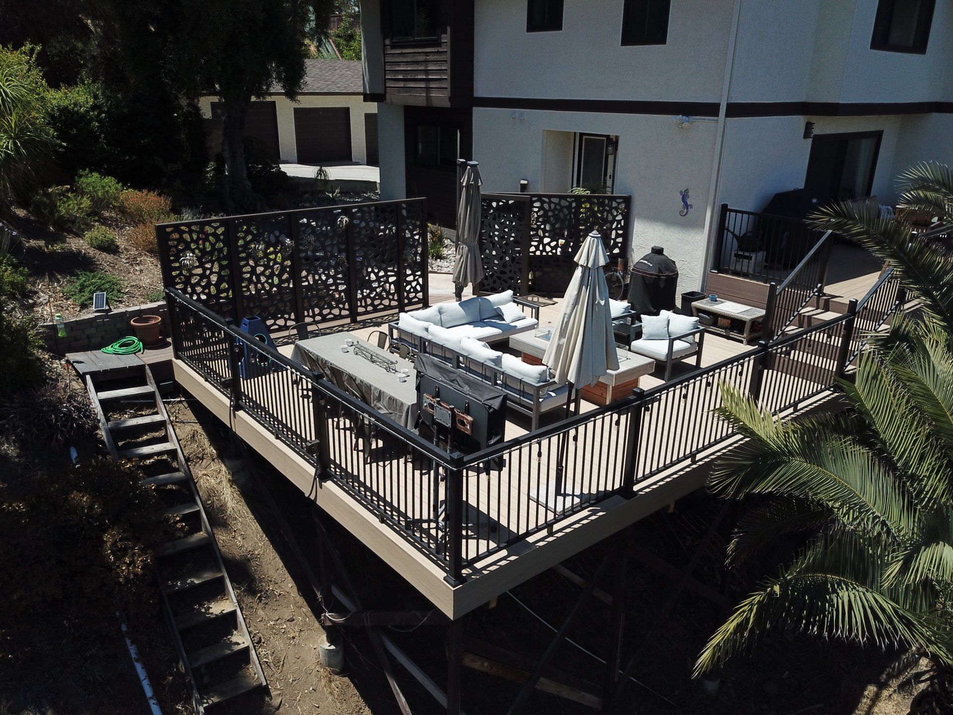 Deck with Privacy Screen