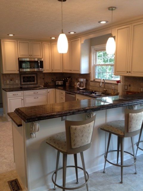 island counter with bar chairs