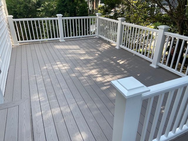 White and grey deck 