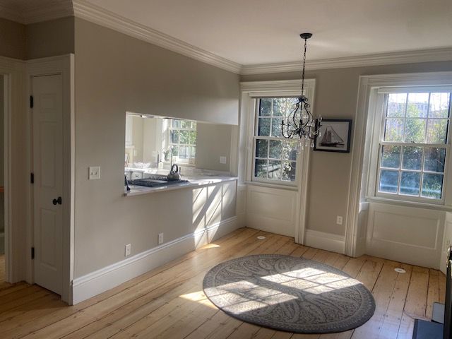 Kitchen with circle area rug