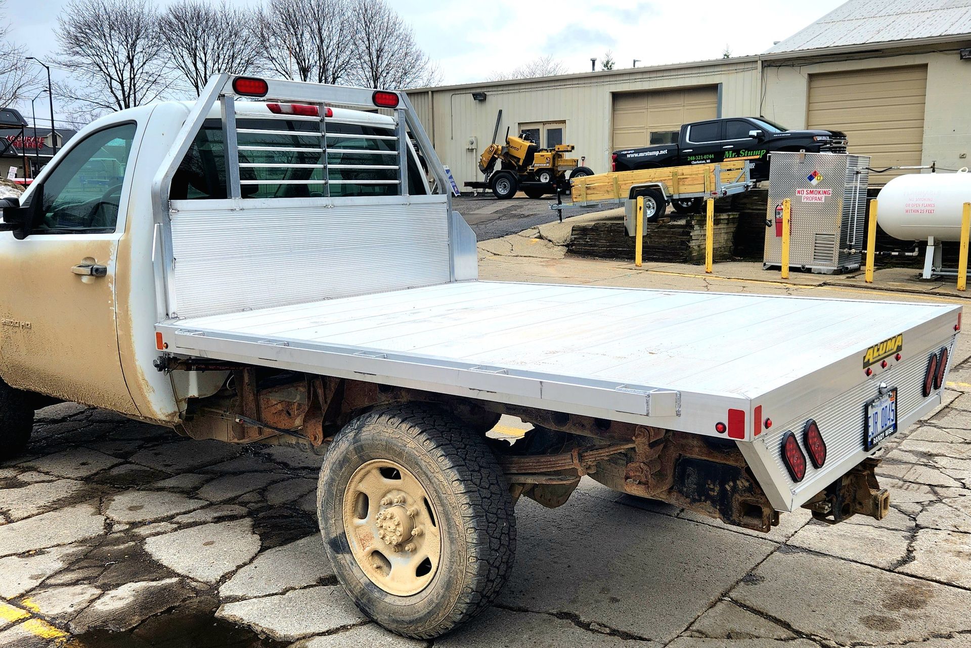 flatbed pickup truck