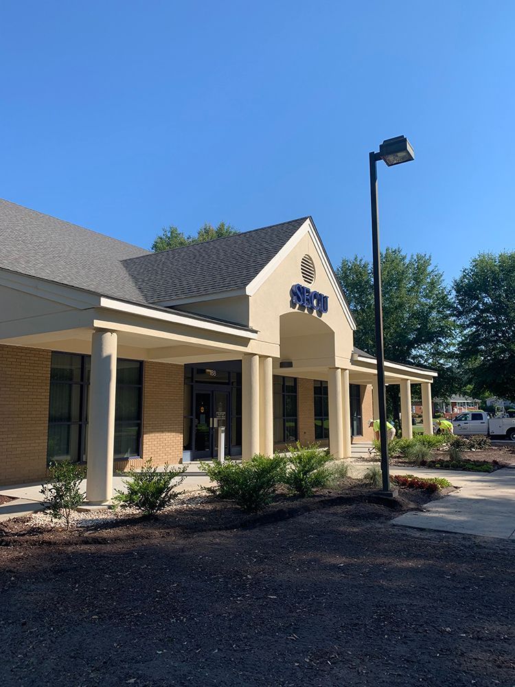 A building with a sign that says spp on it