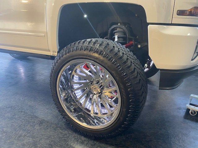 Auto customizing services