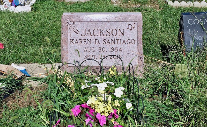 Slant-style monuments