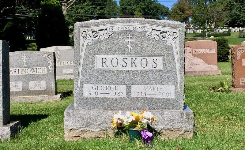 Double-style monument