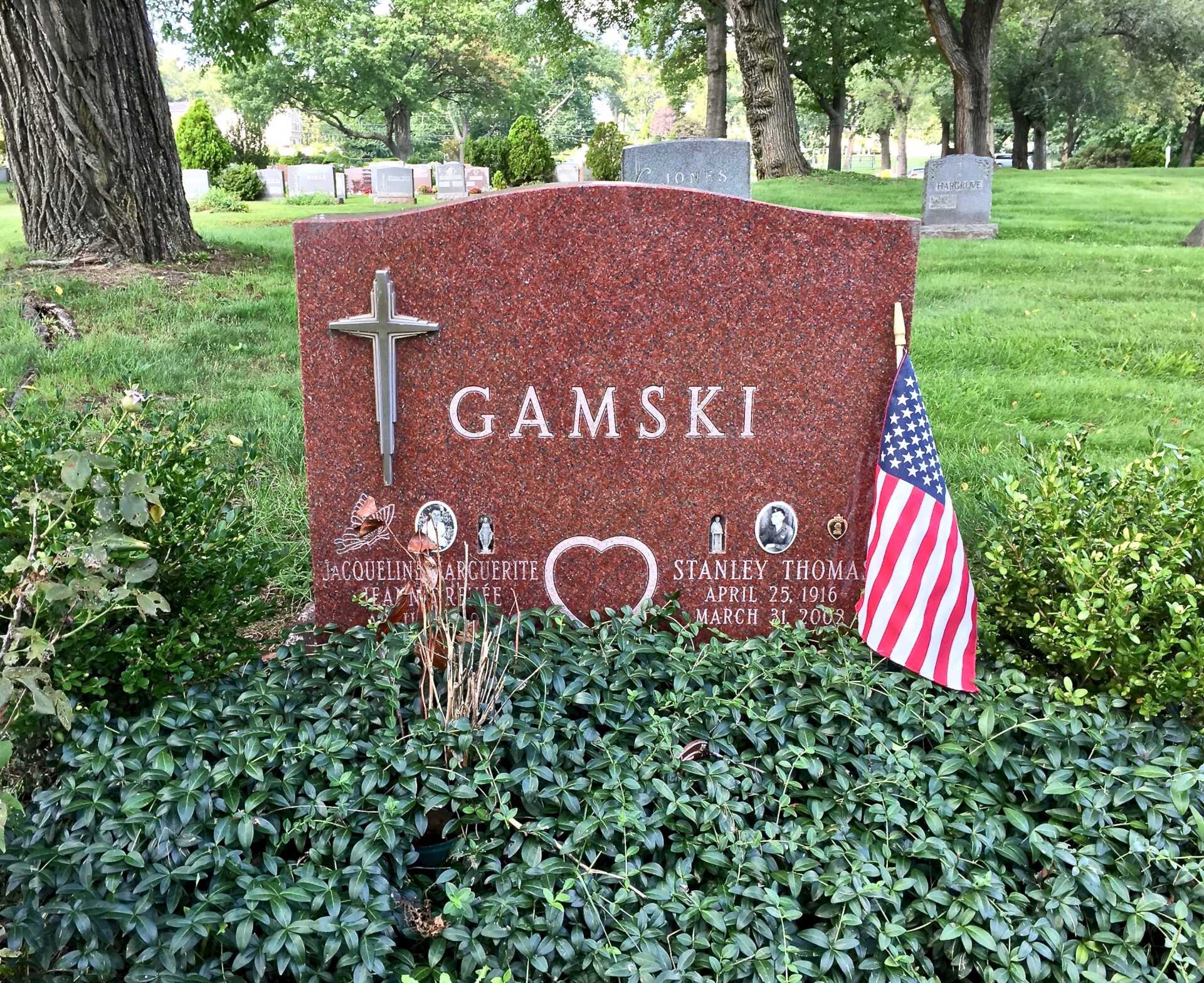 Double stone monument