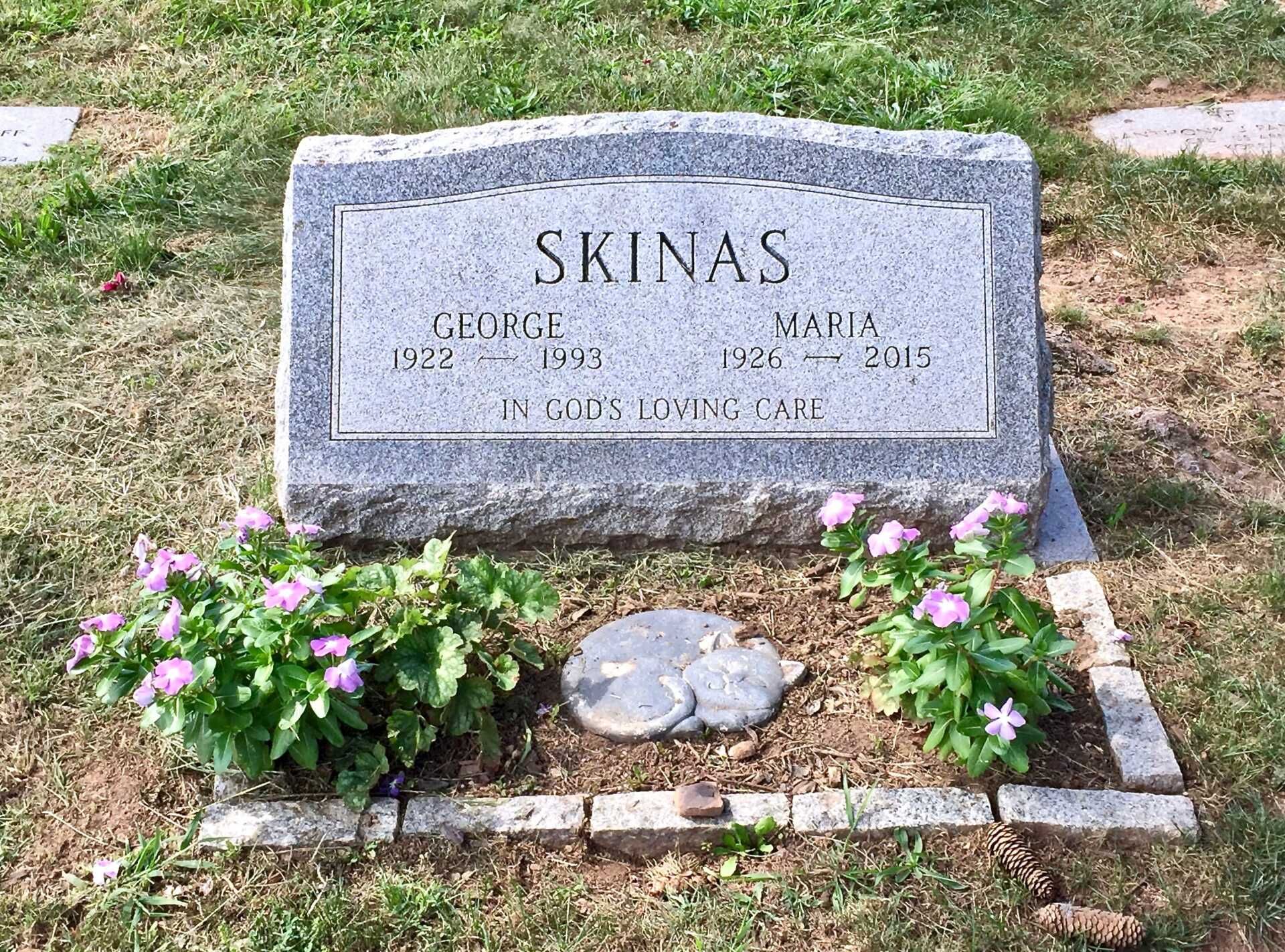 Slant-style monument