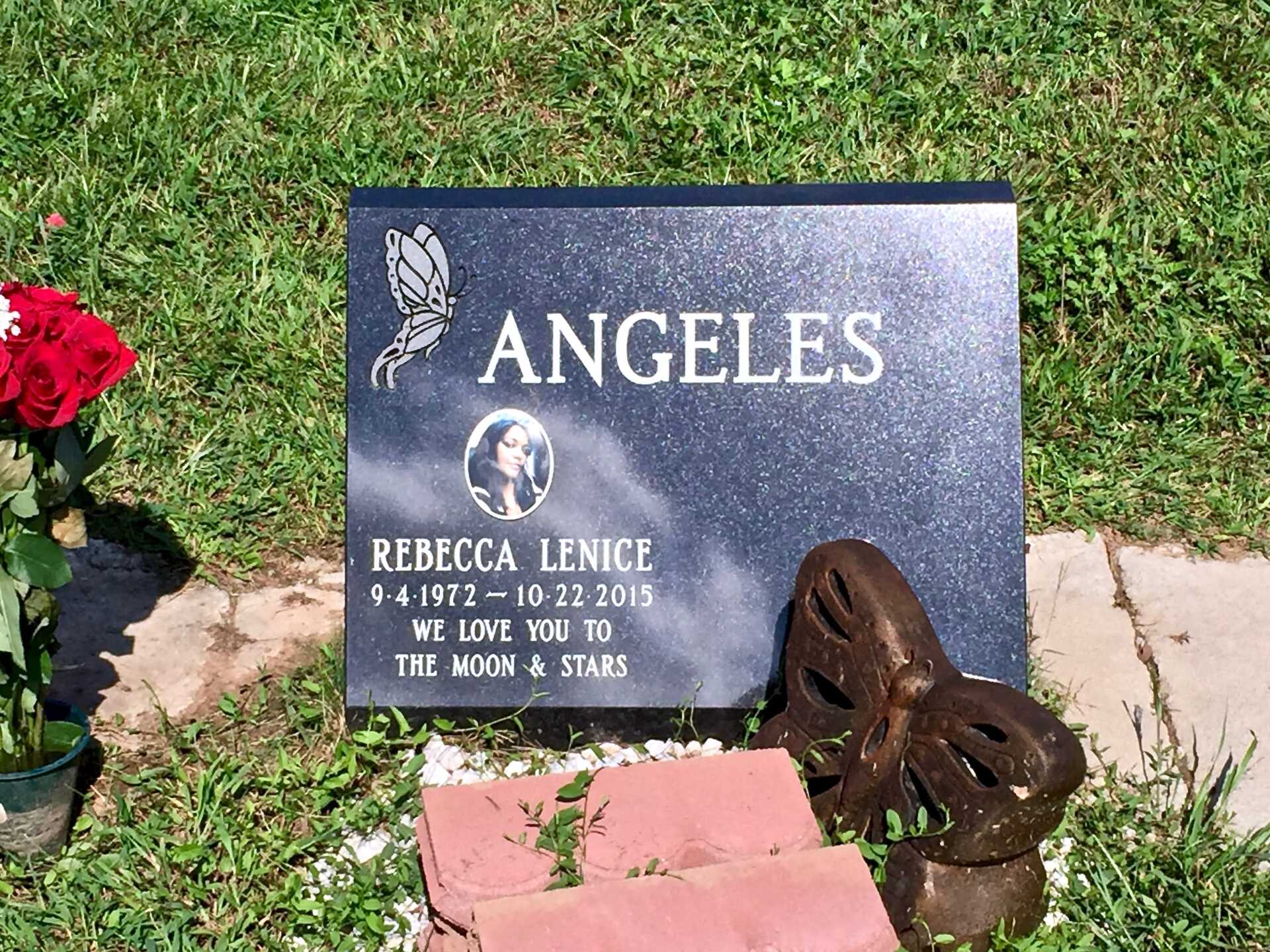 Slant-style monument