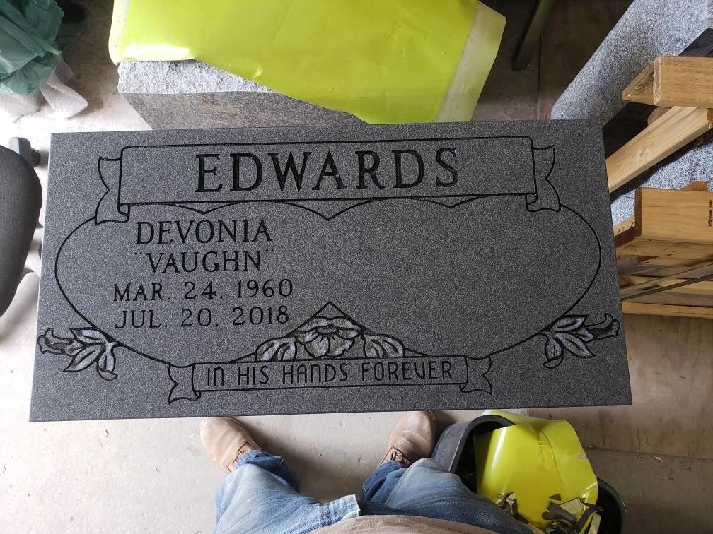 Devonia Edwards couple grave marker