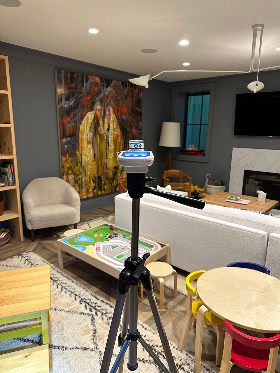 Measuring moisture in the middle of a living room